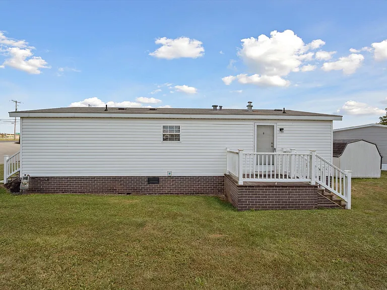 Sunny Acres — Photo 35
