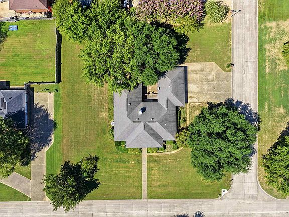 5th image of 3009 Willow Run Dr