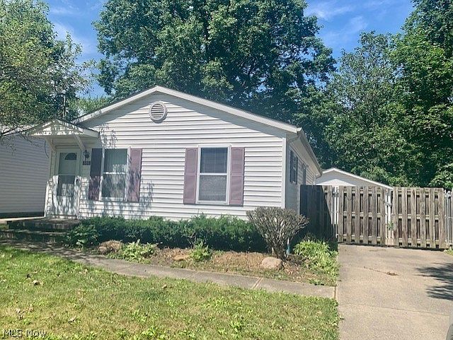 1st image of 6528 Rosebelle Ave