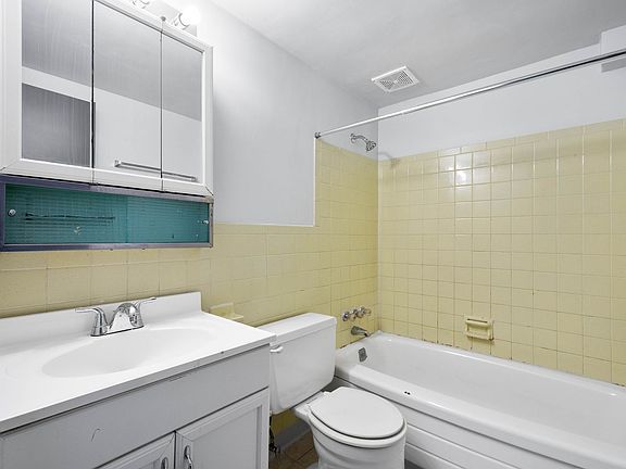 4th image of 11979 Frankstown Rd APT 505