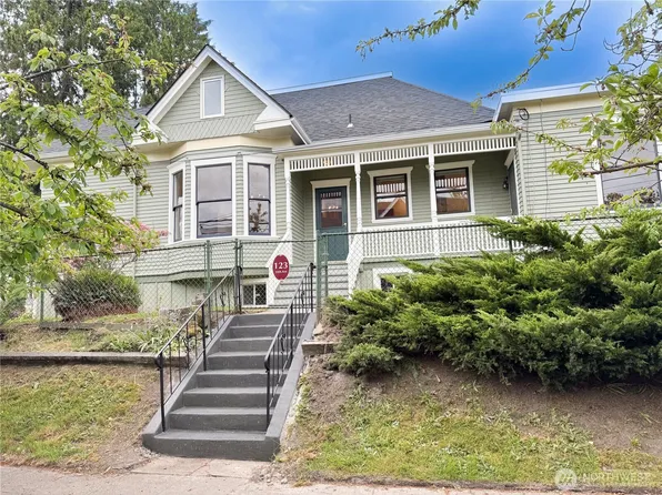 123 24th Avenue, Seattle, WA 98122