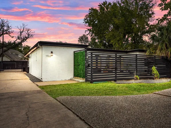 7902 Richmond Ave, Houston, TX 77063