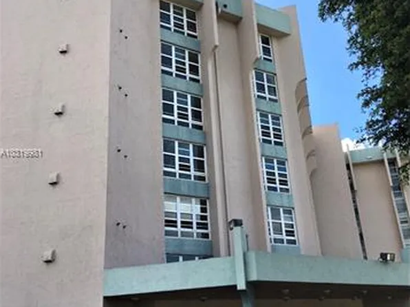 9682 Fontainebleau Blvd APT 203, Miami, FL 33172