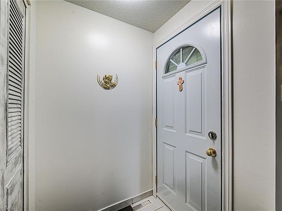 4th image of 285 Sandowne Dr #15