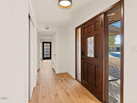 5th image of 3110 W Paradise Drive