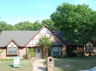 400 Rocky Canyon Ct, Arlington, TX 76011