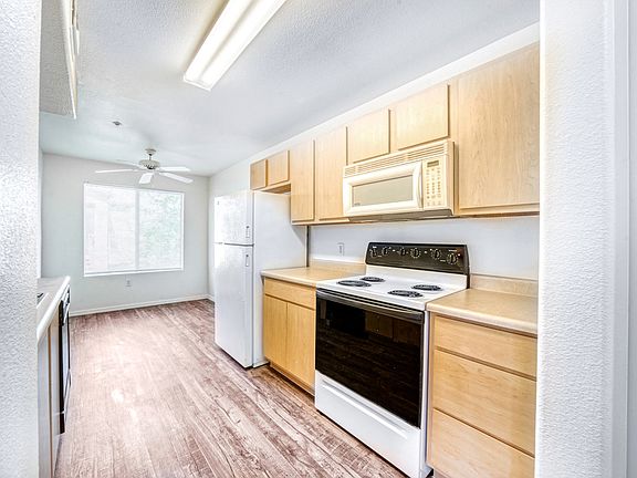 3rd image of 13868 N 79th Ave #7-256