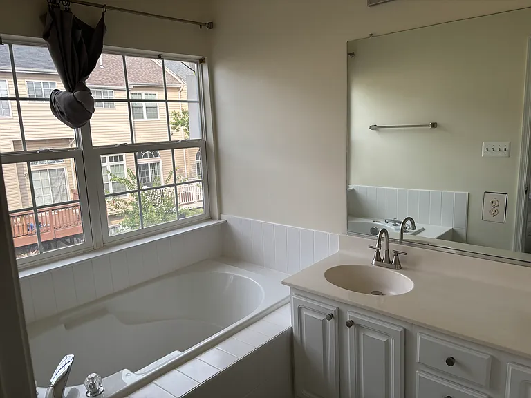 2453 Fox Stream Ln — Photo 15