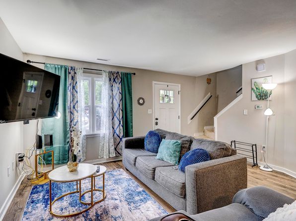 2146 Charles St APT 14