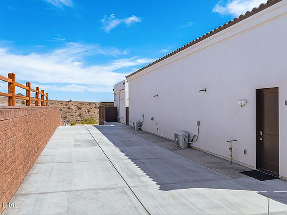 5th image of 3820 Canyon Cove Dr