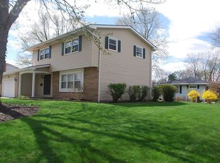 705 Pettibone St, Crown Point, IN 46307