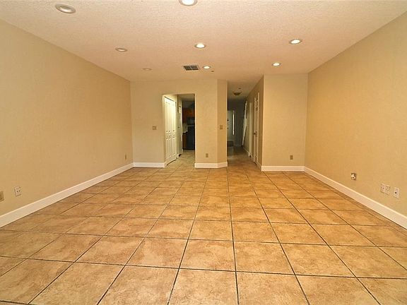 4th image of 569 Northbridge Dr
