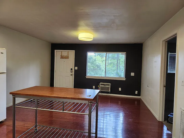 3123 & 3125 Navajo Dr — Photo 5