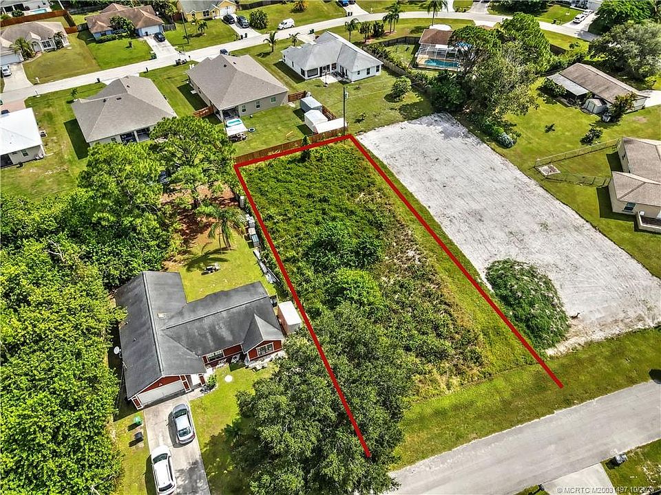 1st image of 135 SW Klee Cir