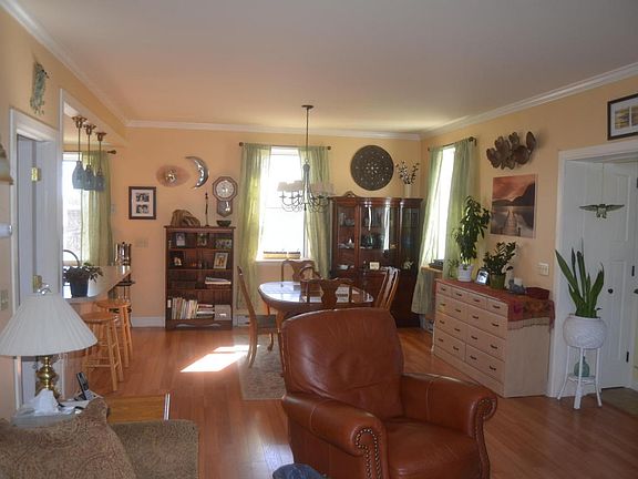 5th image of 25 Montcalm St