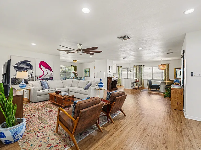 851 Rolling Woods Ln — Photo 8