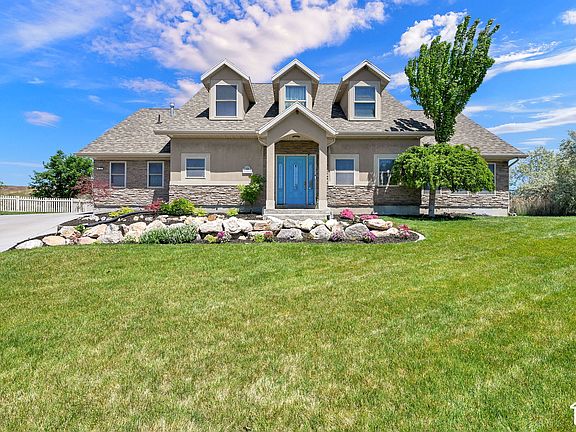 2nd image of 849 Saint Andrews Dr