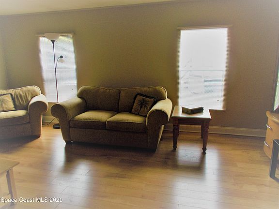 5th image of 915 Waterway Dr