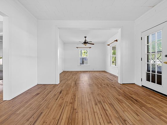 4th image of 246 Virginia Ave N