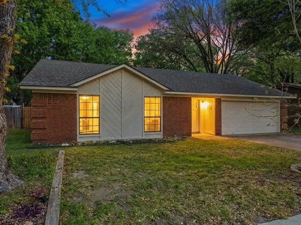 661 Clover Ln, Keller, TX 76248