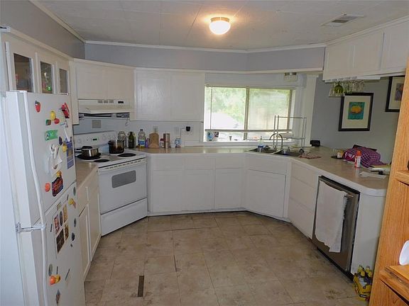 5th image of 4827 Pine Ave