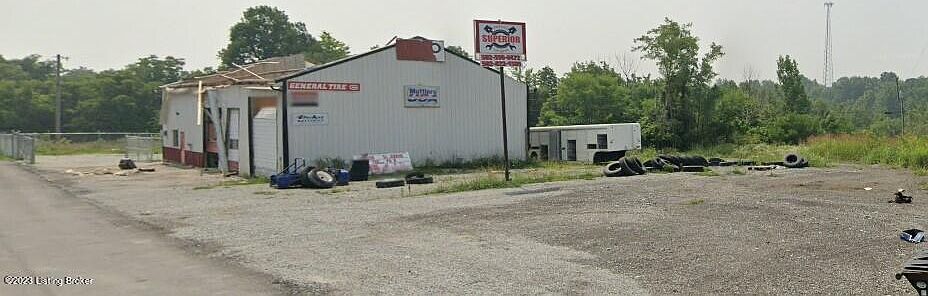 2nd image of 125 Gordon Ford Rd W