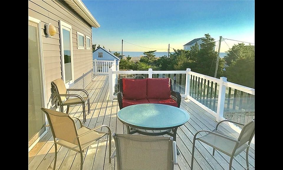 2nd image of 307 S Bay Shore Dr