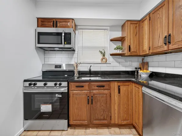 125 N Washington Avenue #1, Hartsdale, NY 10530
