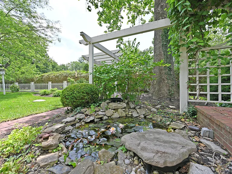 6900 Drake Rd — Photo 21