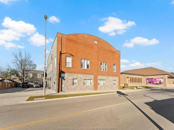 60 Main St W #5, Kingsville, ON N9Y 1H3