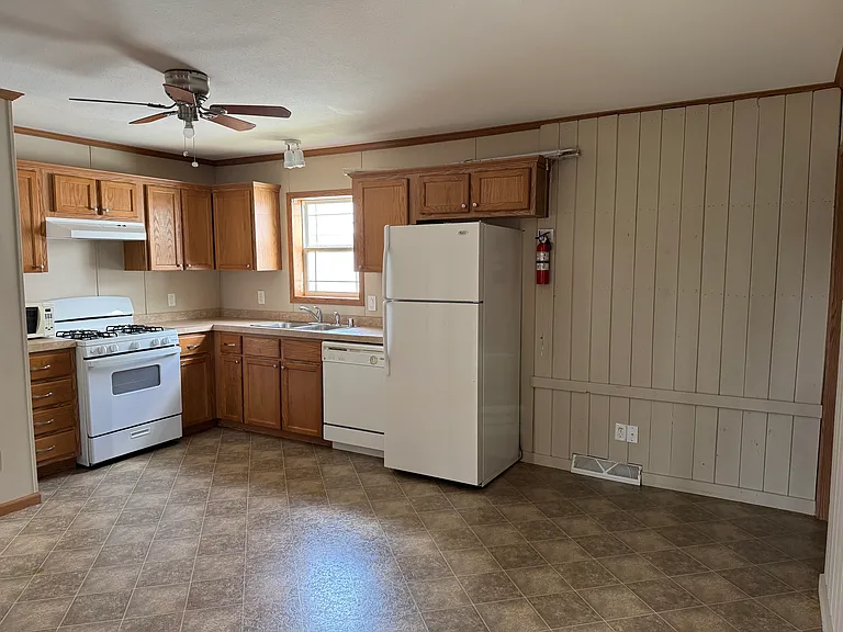 1008 Mirco Cir #A — Photo 4