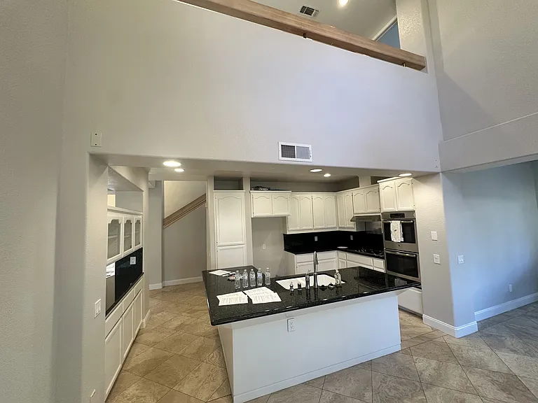 2221 Banbury Cir — Photo 17