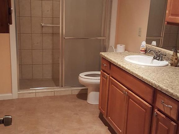 3rd image of 3025 Kleimann Ave