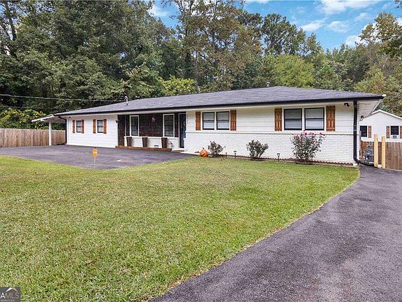 4th image of 2327 Young Rd