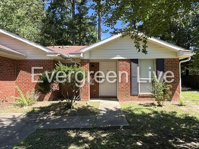 110 Barrow Ct — Photo 2