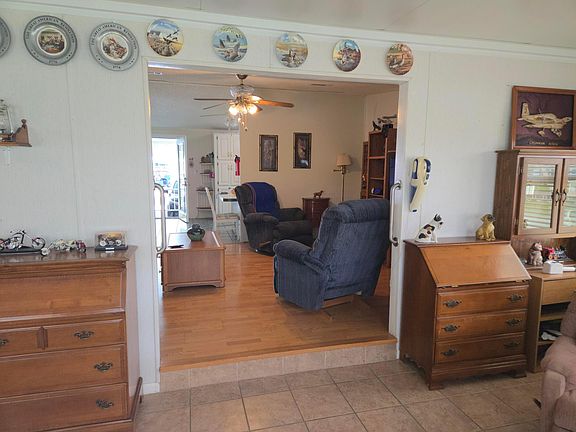 5th image of 1604 SW 35th Circle