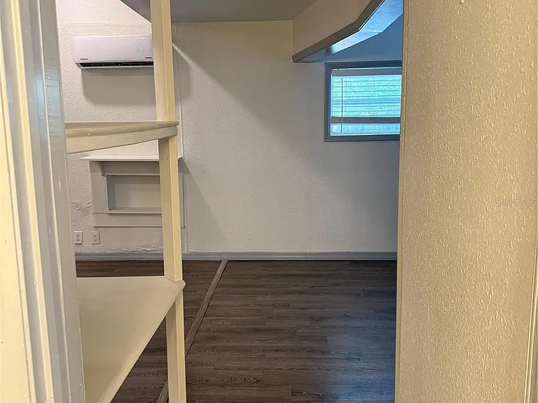 308 E Adalee St #B — Photo 11