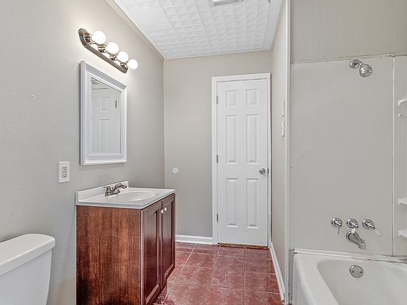 1413-SAGE-BATHROOM2_01172023