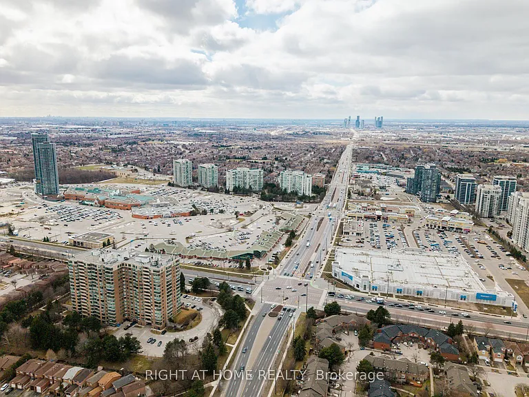 7950 Bathurst St #1424 — Photo 38