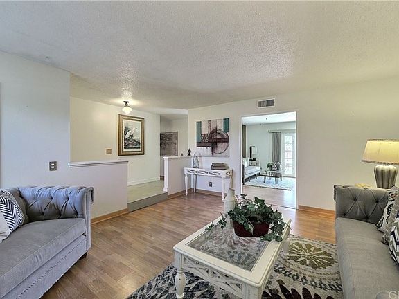 5th image of 2903 E Greenhedge Ave