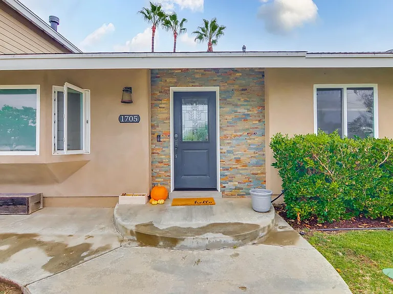 1705 Freda Ln — Photo 9