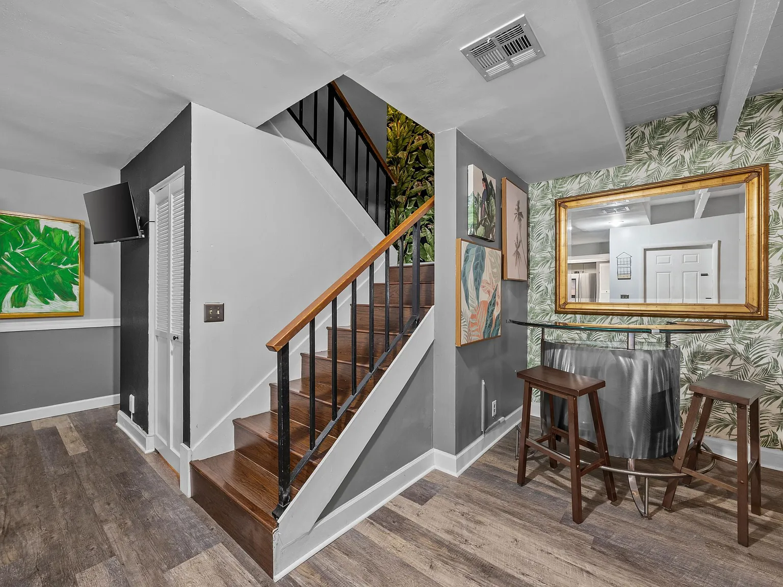 3 bed, 2.5 bath, 1622 sqft, $6,500 — Photo 3