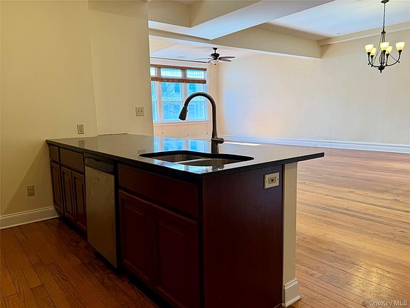 5th image of 337 Main St APT 2F