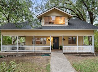 904 N 5th Ave, Gold Hill, OR 97525