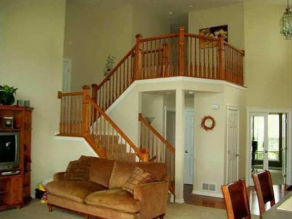 2nd image of 966 Carnoustie Cir