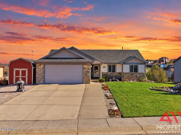 303 Huntington Dr, Gillette, WY 82718