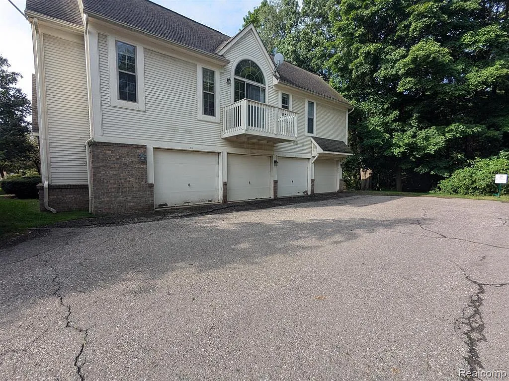 1 bed, 1.0 bath, 716 sqft, $1,295 — Photo 4