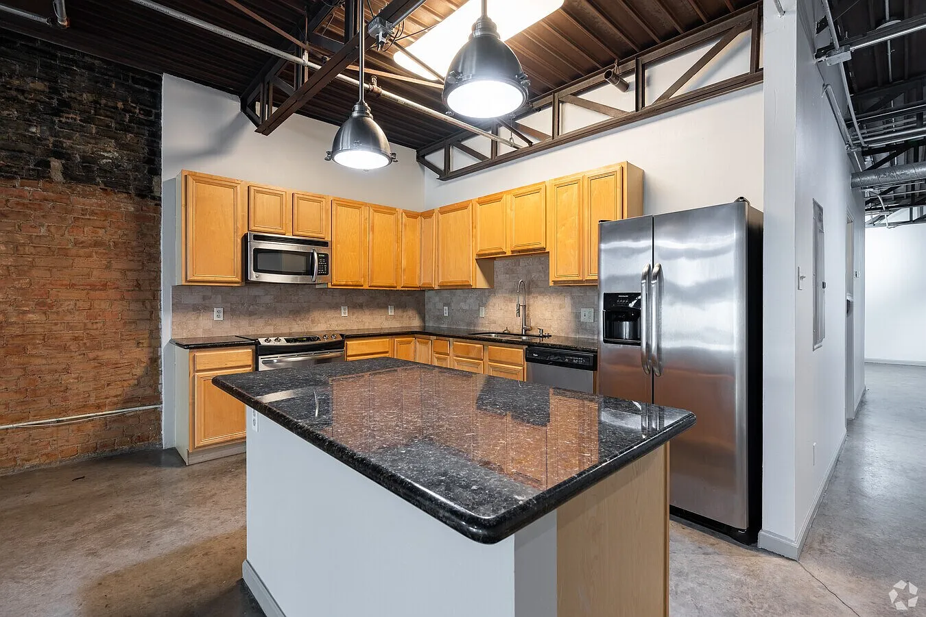 2700 Live Oak St — Photo 2