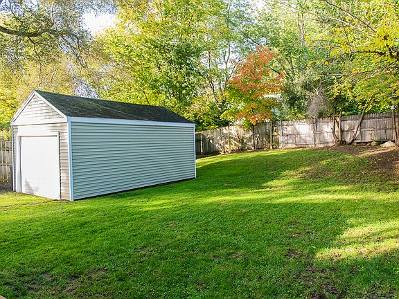 3rd image of 2908 Whittier Dr