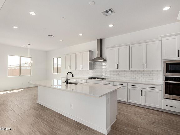 3rd image of 18175 W HILTON Avenue